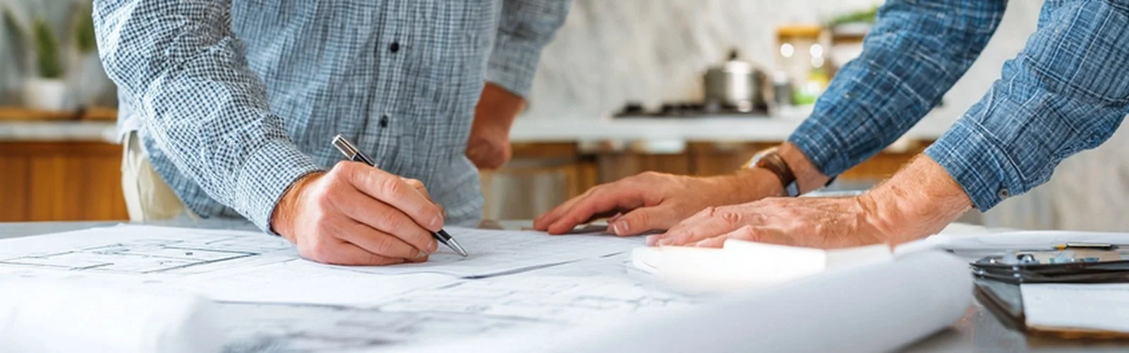 How to hire and verify a hurricane repair contractor